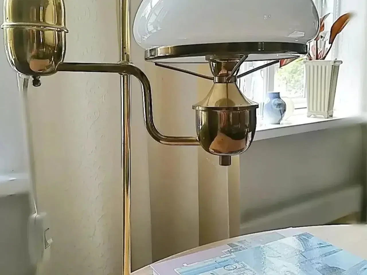 Billede 1 - Studenterlampe i messing og opalglas