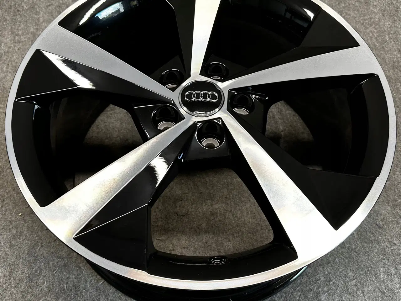 Billede 1 - AUDI A3 8Y 8Y0 18 8J x 18" 5x112 ET 46