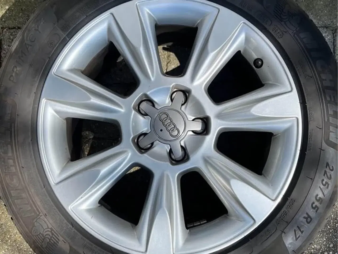 Billede 1 - Flotte originale Audi-alufælge inkl dæk