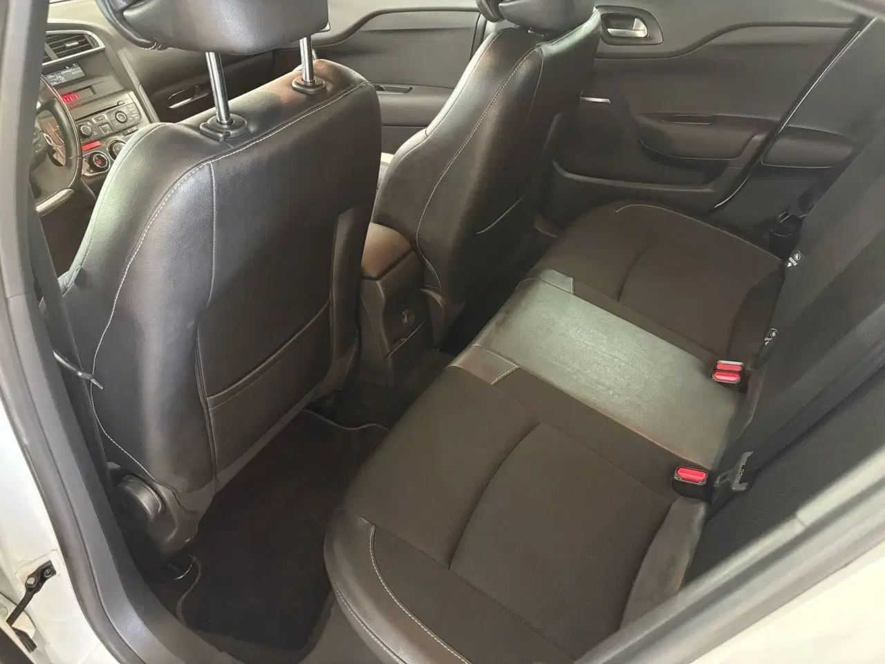 Billede 8 - Citroën DS4 1,6 e-HDi Style E6G 112HK 5d 6g Aut.