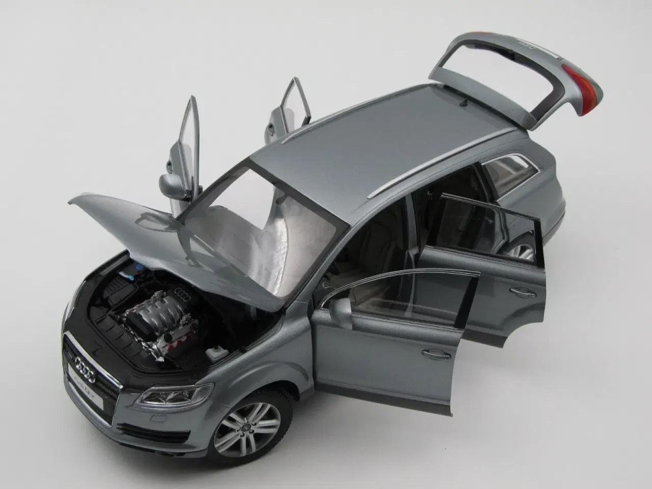 Billede 5 - 2006 Audi Q7 1:18  