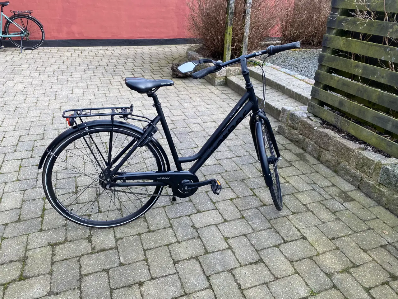 Billede 2 - Elegant, stilren Black Winther 1 i helsort design