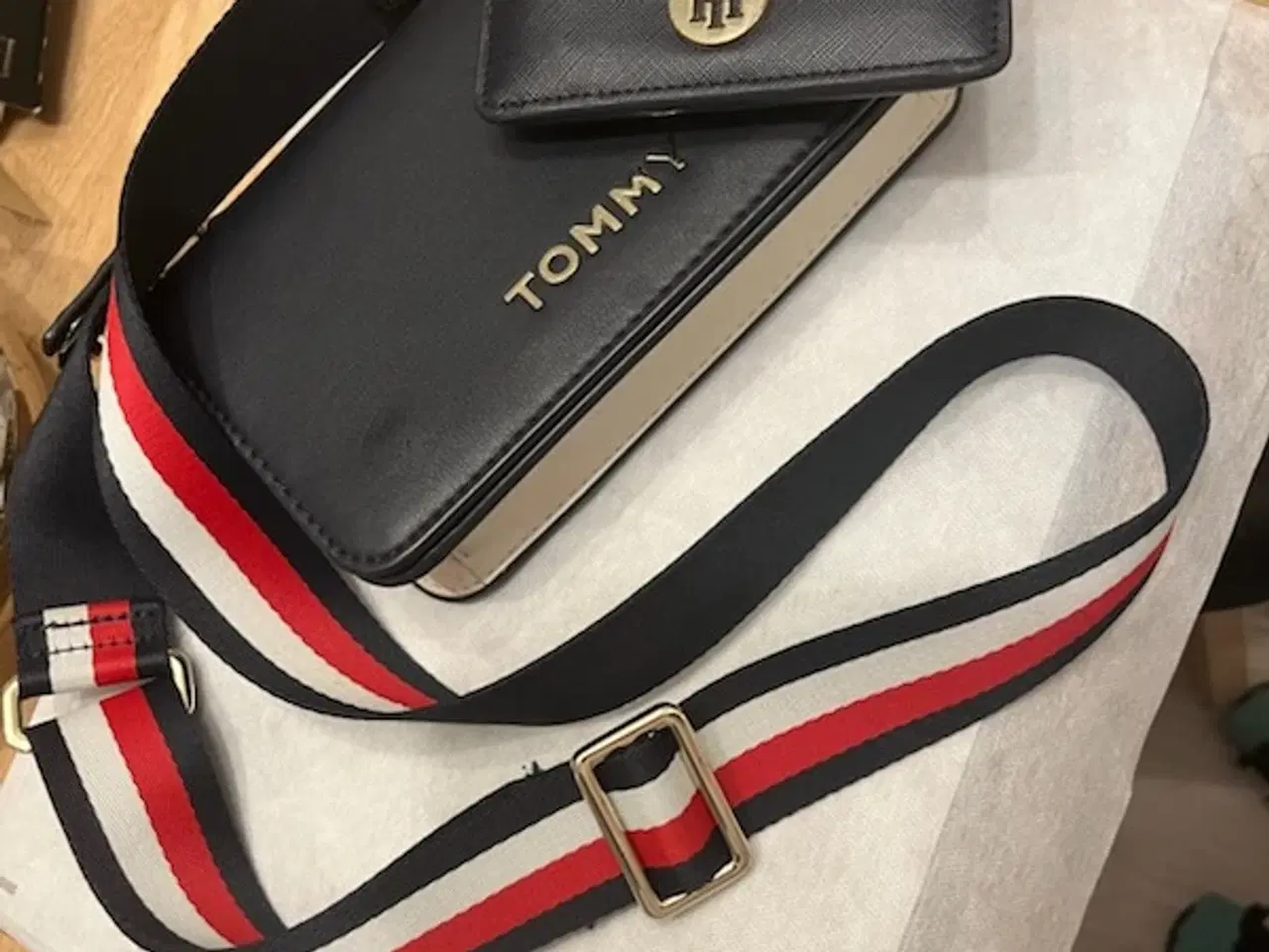 Billede 3 - Tommy Hilfiger Clutch og pung