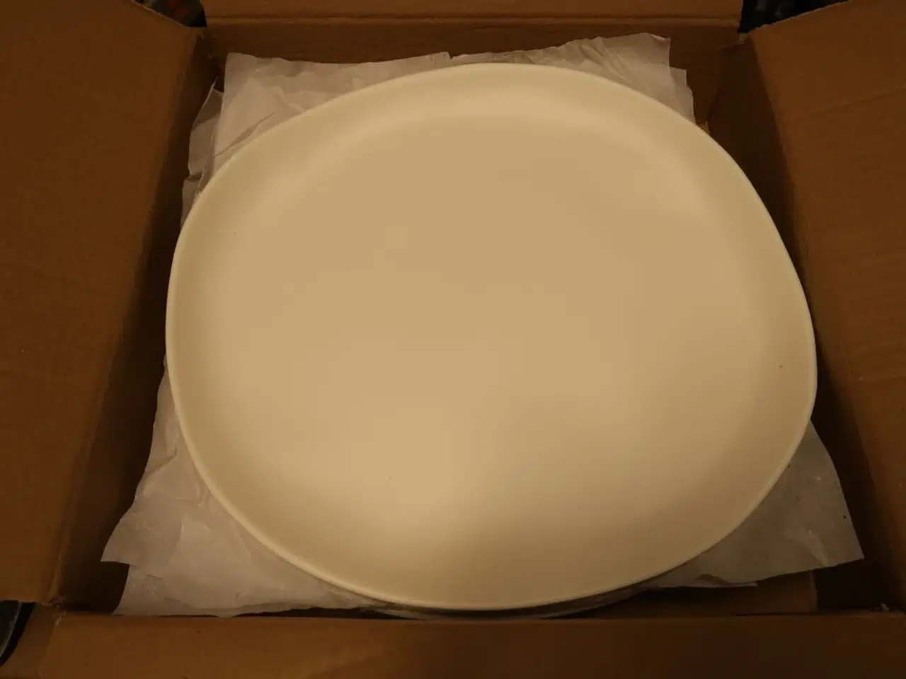 Billede 1 - 32 stk. Tallerken melamin off white 280 mm Kupo
