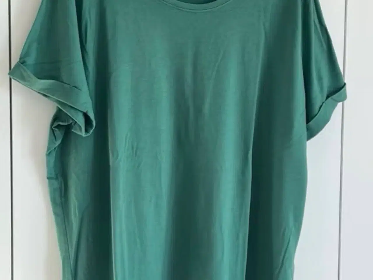 Billede 1 - Grøn t-shirt fra Only Carmakoma