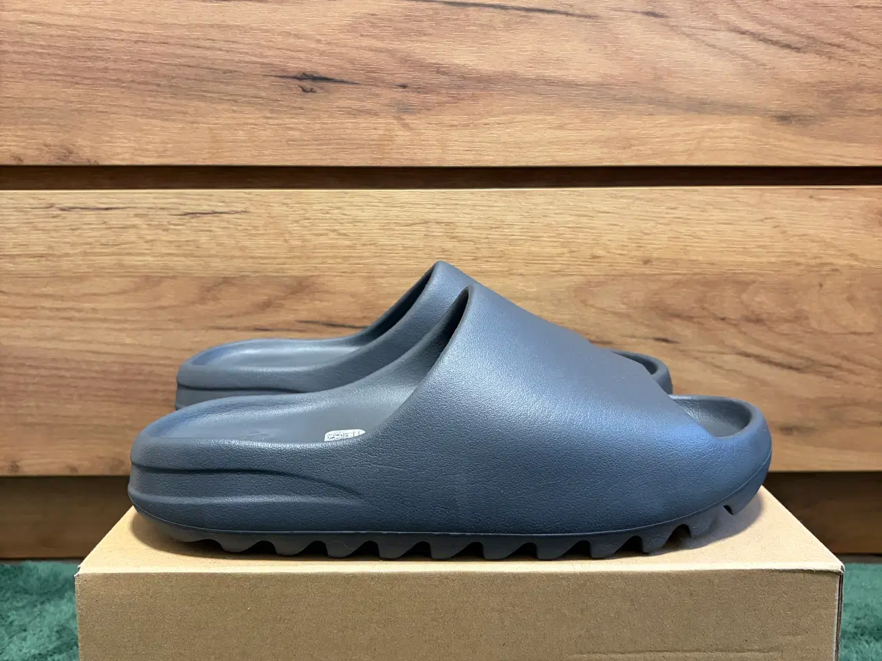 Billede 1 - Adidas Yeezy slides slate 