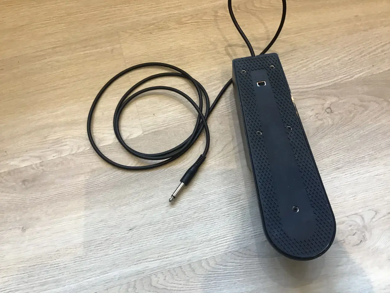 Billede 4 - Sustainpedal til keyboard