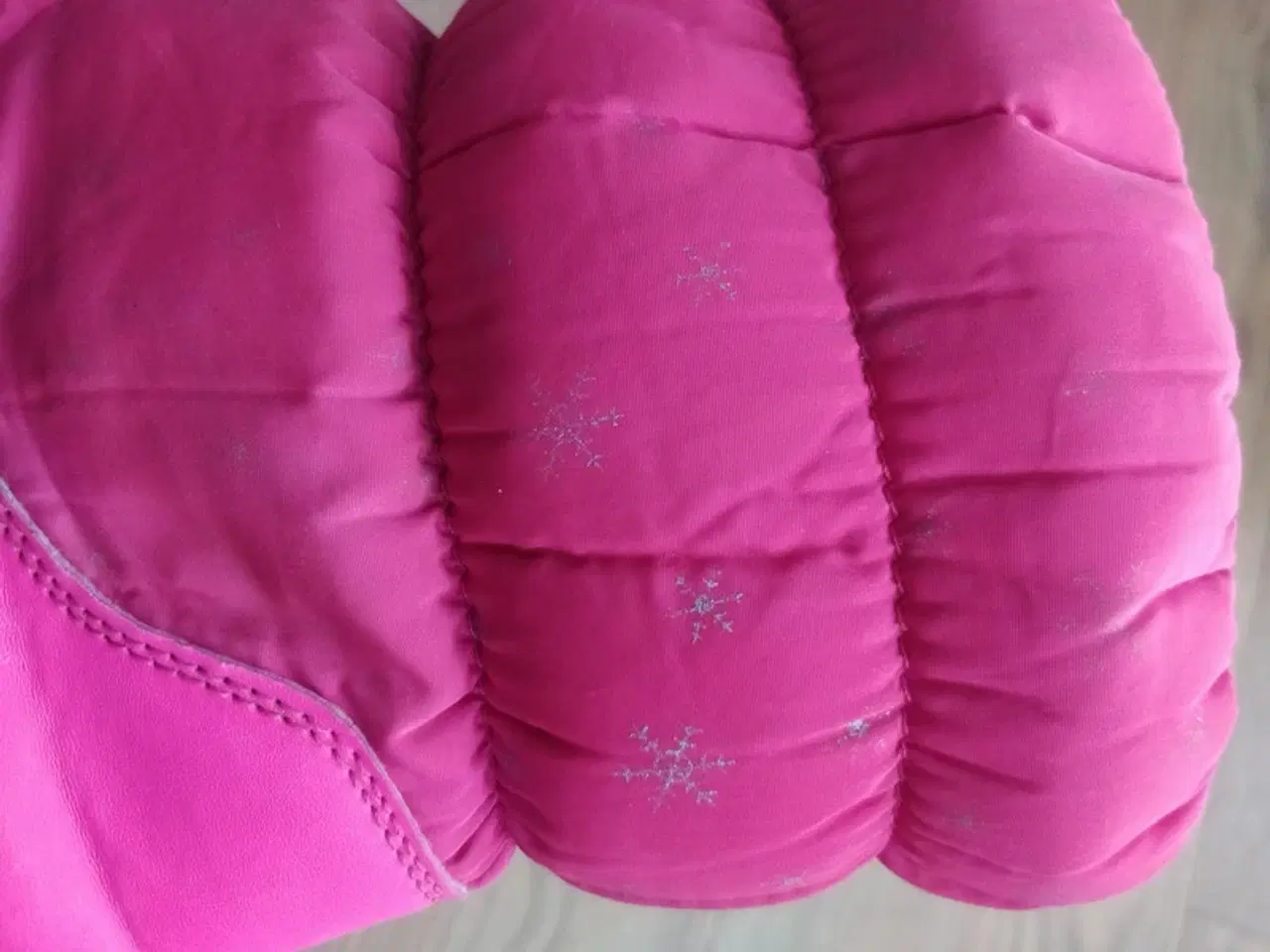 Billede 4 - lyserøde vinterstøvler med smukke sølvsnefnug