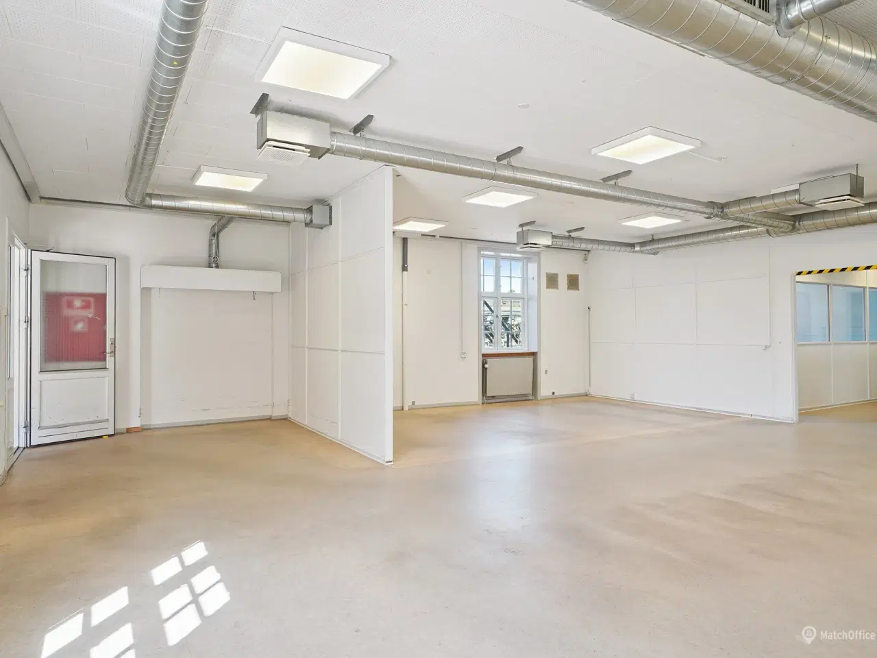 Billede 3 - Velbeliggende erhvervslejemål – ideelt til kontor med lager