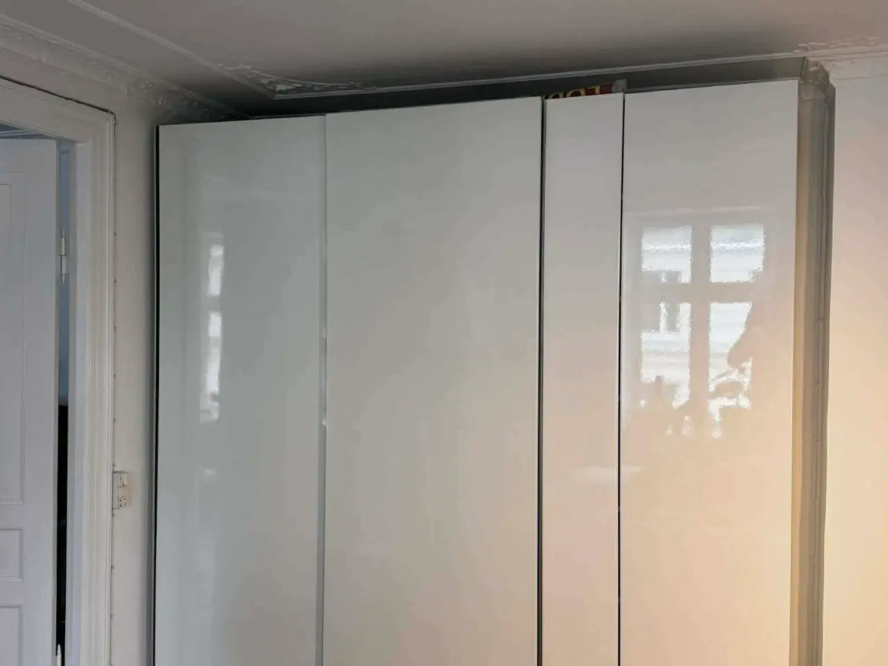 Billede 1 - IKEA PAX garderobeskab med skydelåger