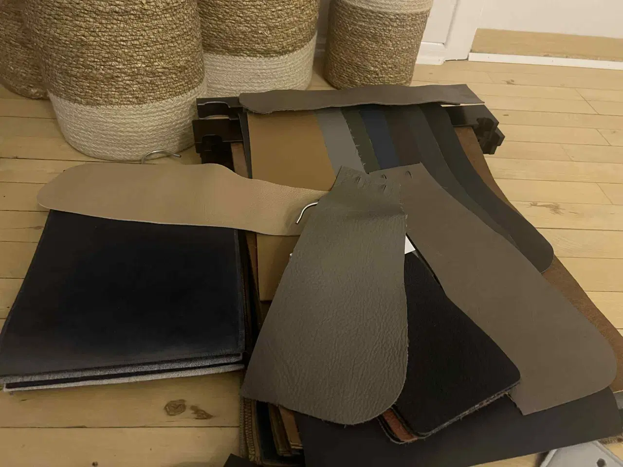 Billede 3 - Parti stof og læder