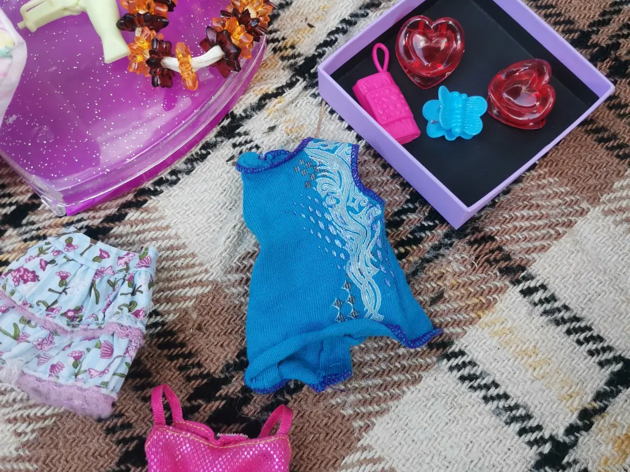 Billede 2 - Barbie sæt 5 kr ialt 