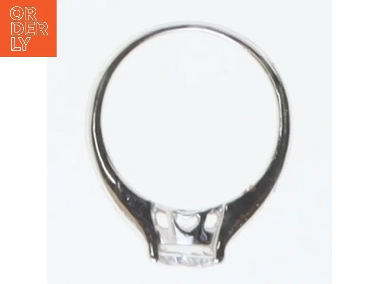 Billede 2 - Sølvring med klare sten (str. 52 mm)