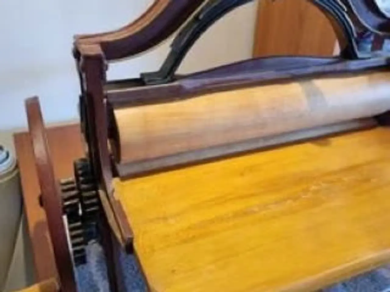 Billede 3 - Antik tøj rulle 