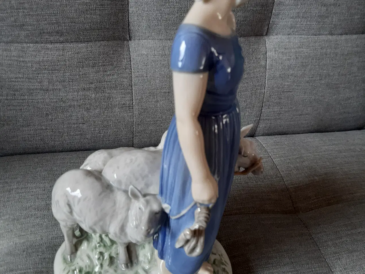 Billede 2 - B&G Figur Nr 2010