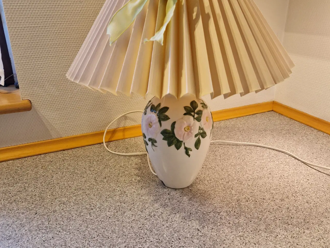 Billede 1 - Flot bordlampe i keramik