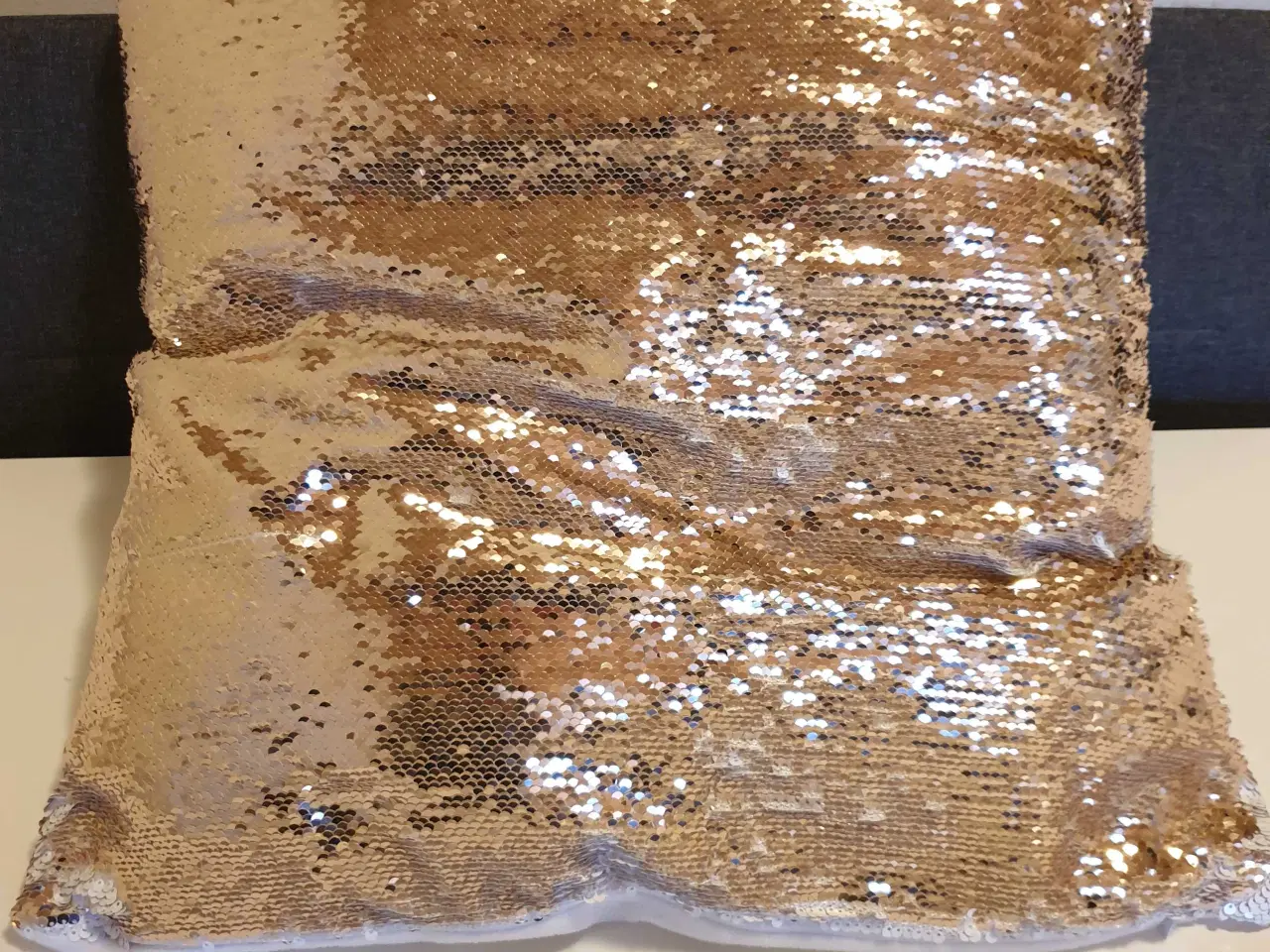 Billede 2 - Pude med pailletter