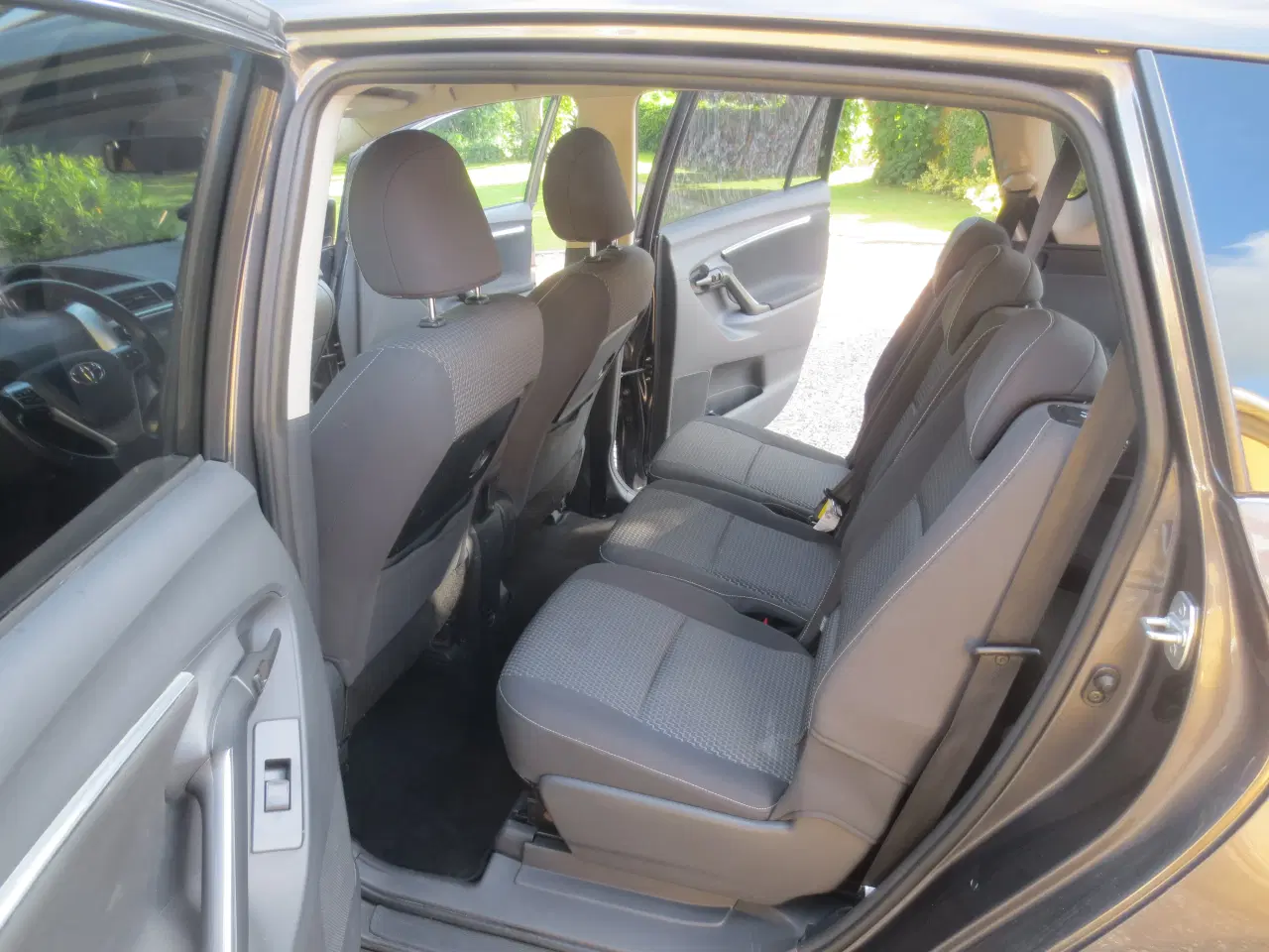 Billede 16 - Toyota Verso 1.6 D 7 Pers År 2014. 