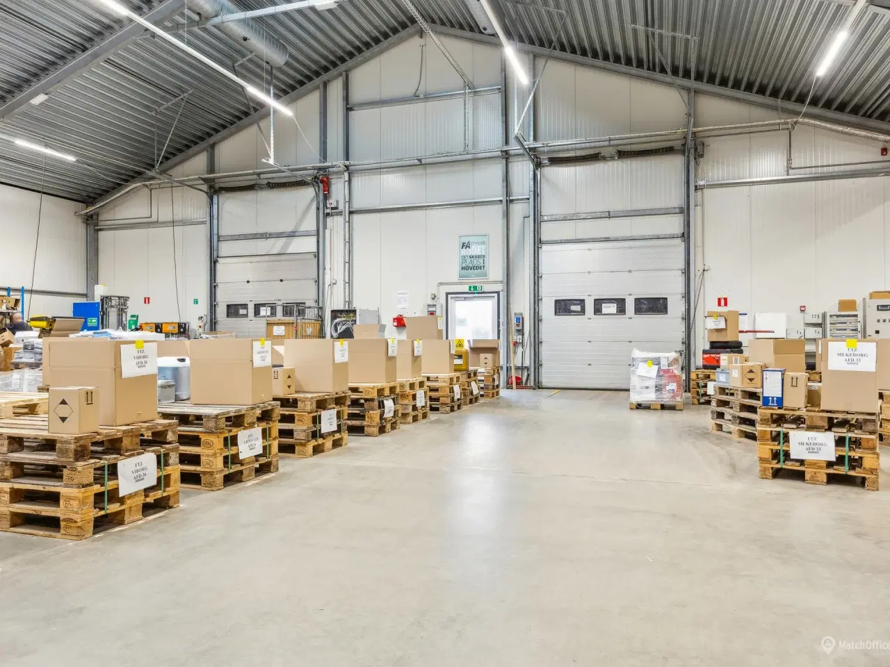 Billede 7 - Lagerhaller til leje i Odense – 7 911 m² lager- og logistikejendom med 10 porte