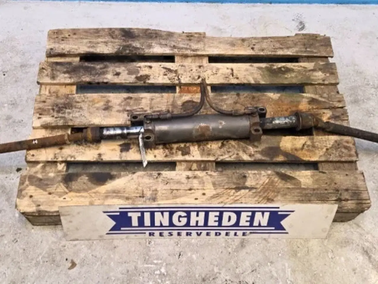 Billede 2 - New Holland LB115B Styrecylinder 85807979