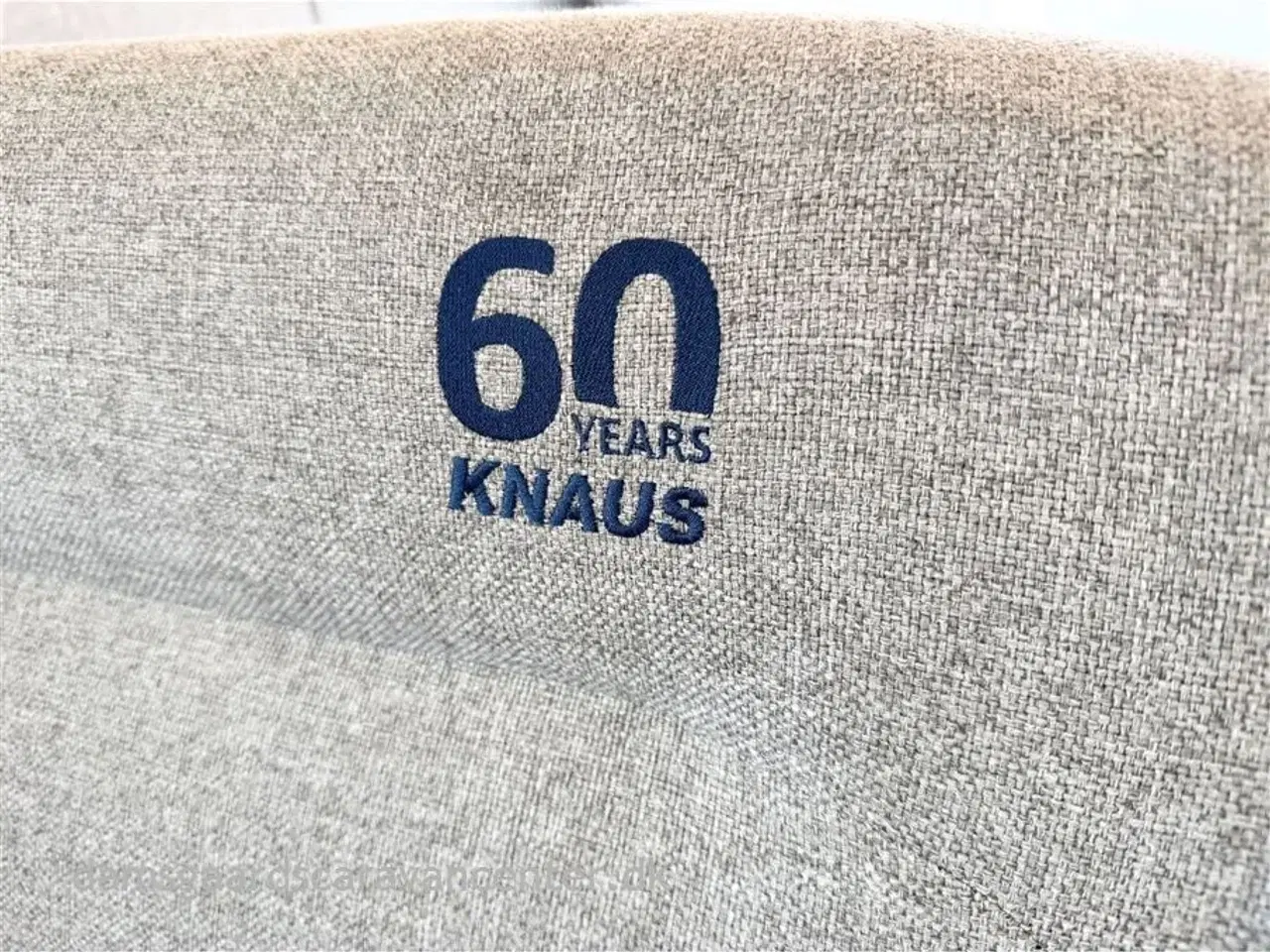 Billede 11 - 2022 - Knaus Südwind 580 QS 60 Years Celebration   Franskseng-Køjer-Gulvtemp.-Mover-Markise