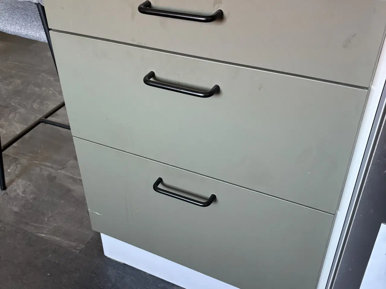 Billede 4 - Køkkenmoduler i olivengrøn 