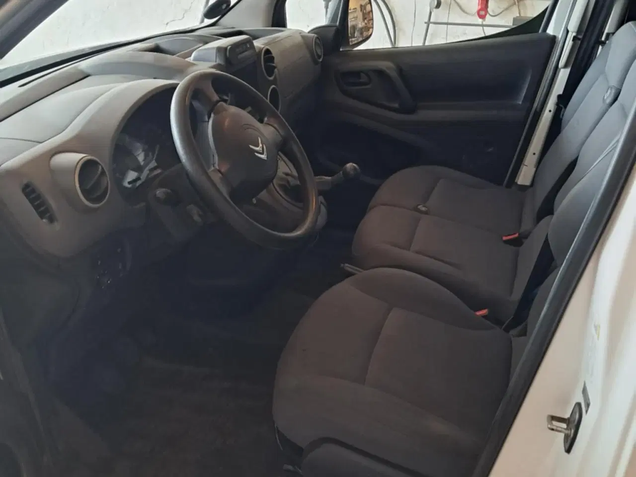 Billede 3 - Berlingo van, lav kilometertal, momsfri