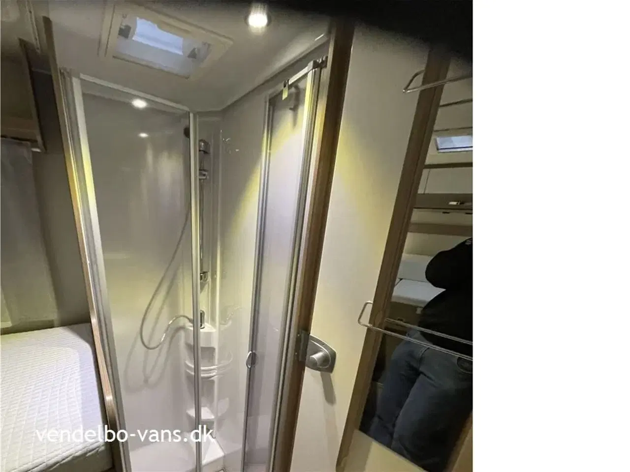 Billede 6 - 2018 - Carado I 447 Aut Automatgear - Solcelleanlæg - 3000 W Inverter - 2 x lithium bodels batterier