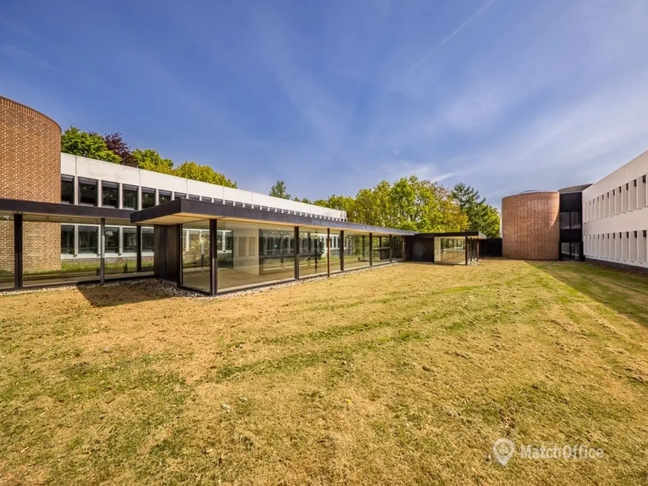 Billede 9 - Unik arkitektur placeret i skøn natur