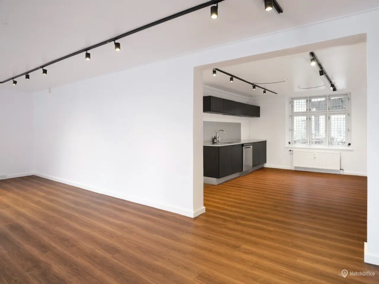 Billede 2 - Central beliggenhed på Strandvejen