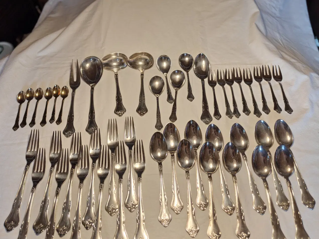Billede 1 - Riberhus sølvplet bestik tagting, kagegafler m.m.
