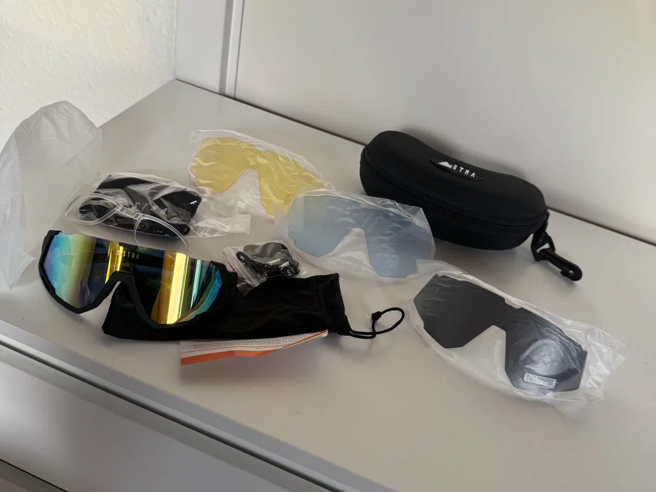 Billede 1 - Astra solbrille sæt sælges.