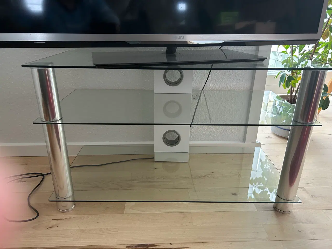 Billede 1 - Tv bord i glas
