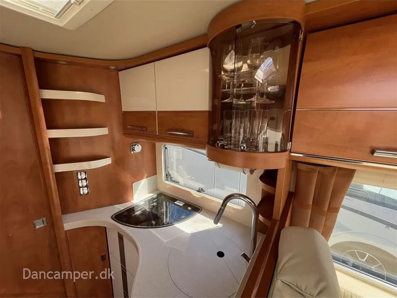Billede 14 - 2019 - Carthago chic c line   Fiat Carthago Chic C-Line 5.0 – 180 hk | Totalvægt 5.000 kg  Eksklusiv og komfortabel autocamper i absolut topklasse! .