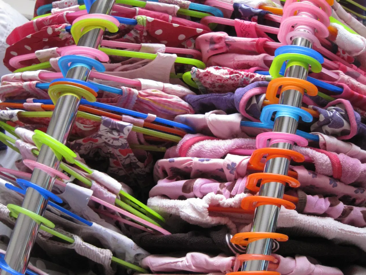 Billede 1 - GODT tilbud i småt pigetøj