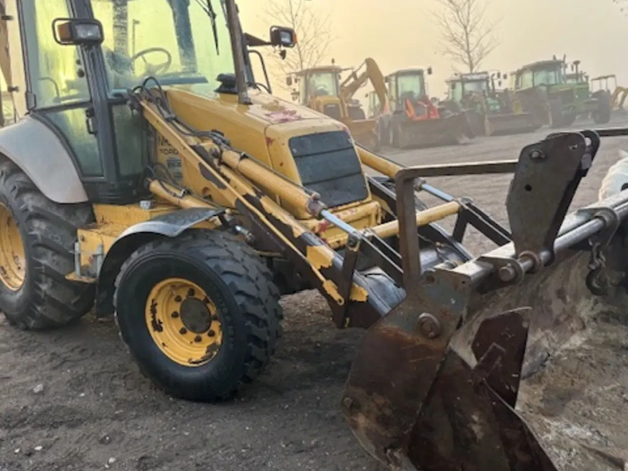 Billede 6 - New Holland NH 95 4-PS. MEKANISK HURTIGSKIFT FOR OG BAG