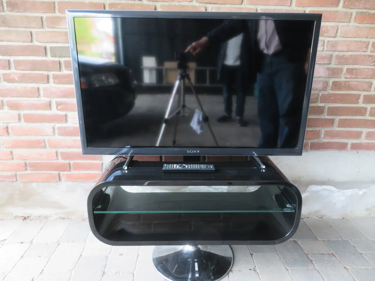 Billede 3 - SONY TV. Med bord