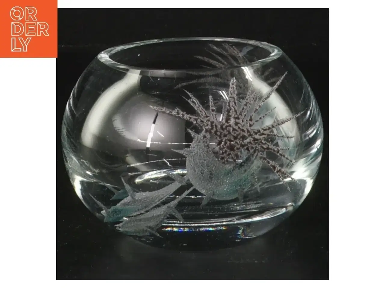 Billede 1 - Rund glas vase med udsmykning (str. Ø 13 cm)