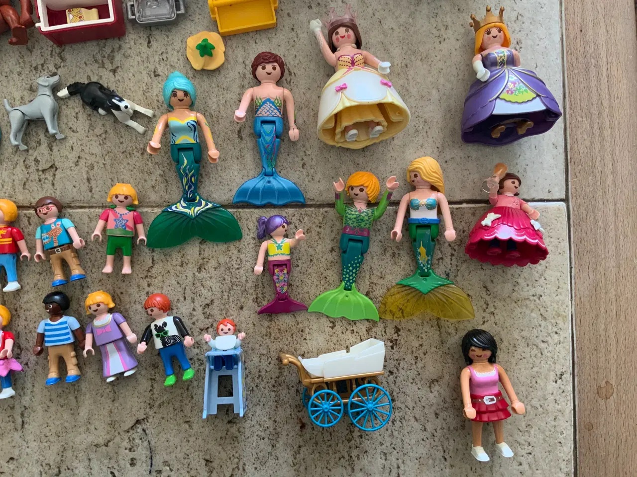 Billede 3 - PLAYMOBIL med mange figurer