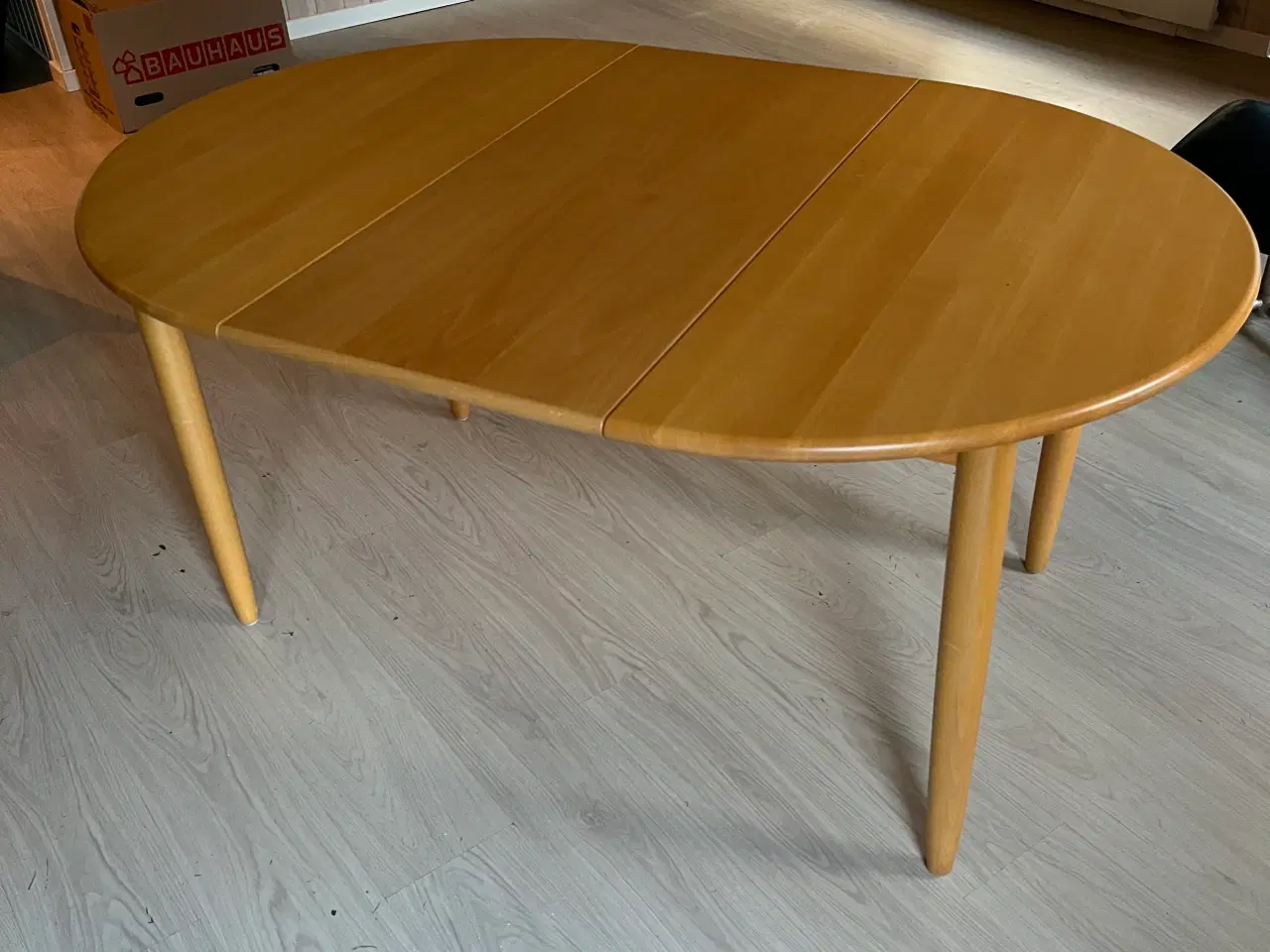 Billede 2 - Haslev spisebord symphony 76 massiv bøg lakeret