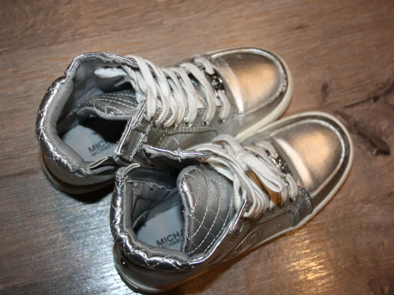 Billede 3 - sølv støvler fra Michael Kors i str.31