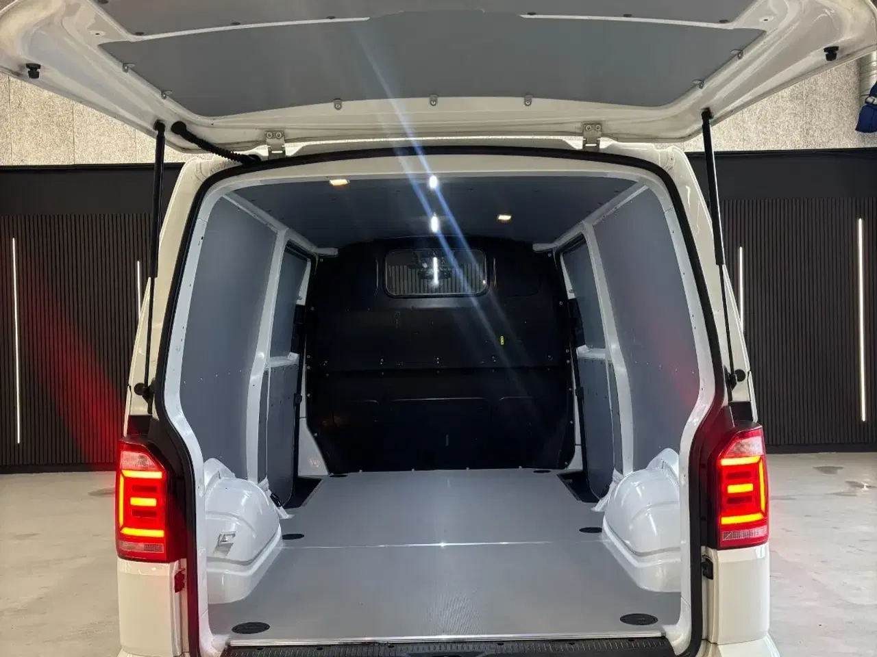 Billede 6 - VW Transporter 2,0 TDi 150 Kassevogn DSG lang