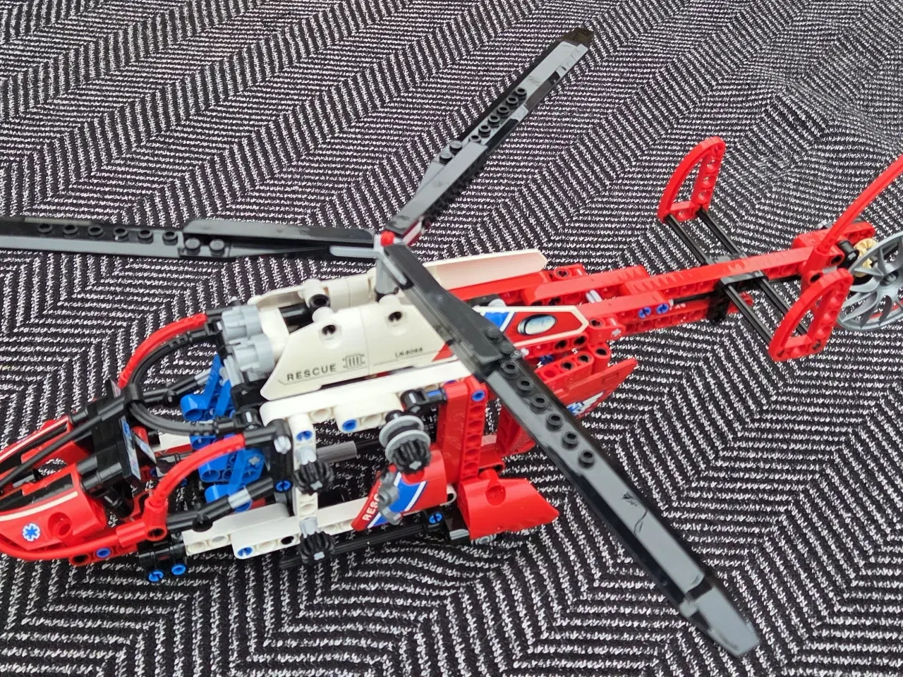Billede 4 - LEGO Technic 8068 – Redningshelikopter