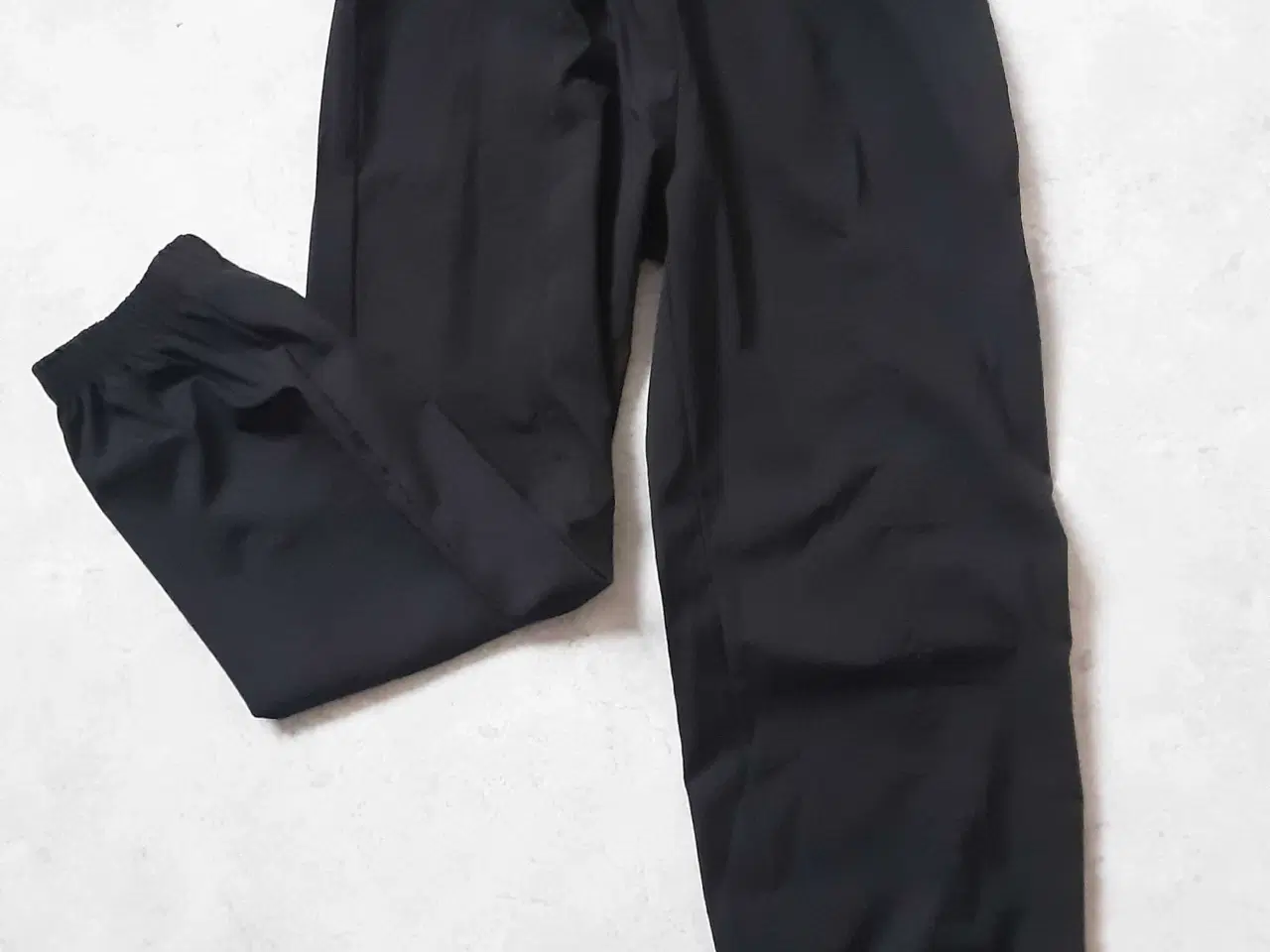 Billede 5 - Bukser, lang kjolebluse sæt. Str. M. Pris. 40.00kr