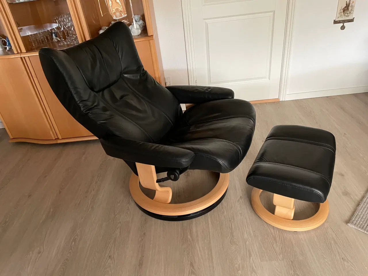 Billede 2 - Stressless stol model Wing fra Ekornes med fodskam