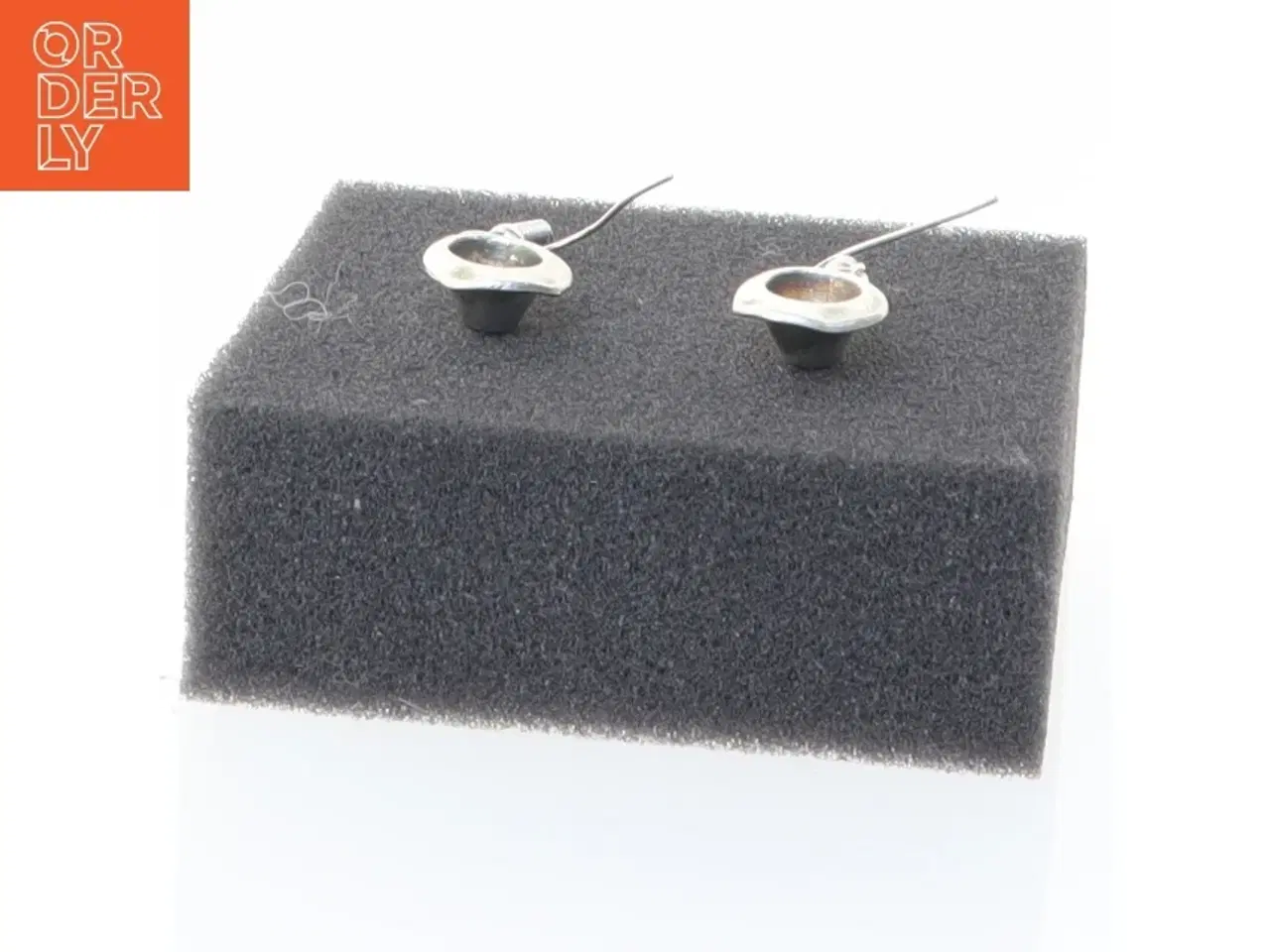 Billede 3 - Sølvøreringe (str. 1 cm)