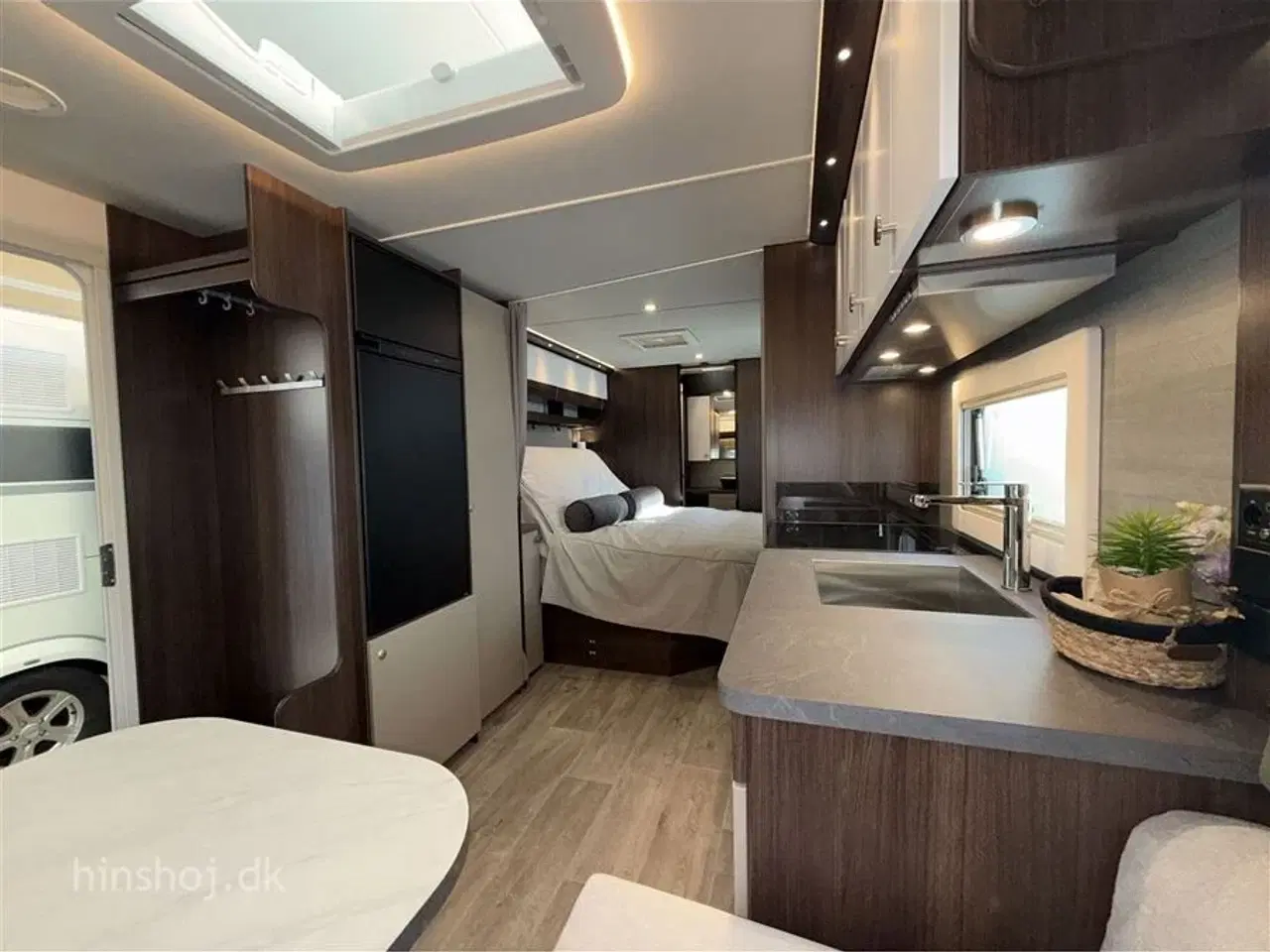 Billede 4 - 2026 - Polar Blueline 620 BQD   Luksus Polar vintervogn med en dejlig fritstående dobbeltseng fra Hinshøj Caravan