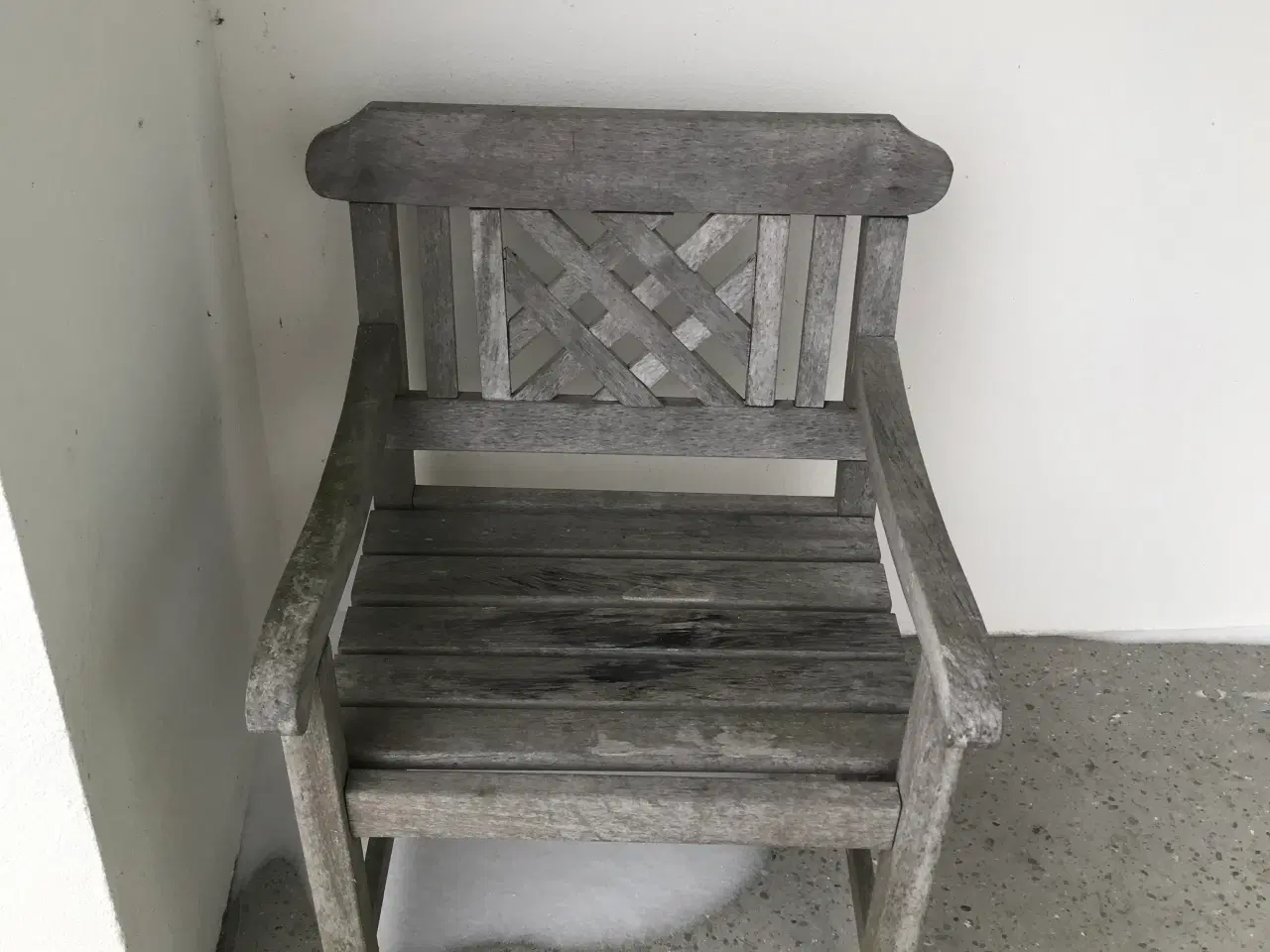 Billede 2 - Udendørs hårdttræs bænk og 2 stole