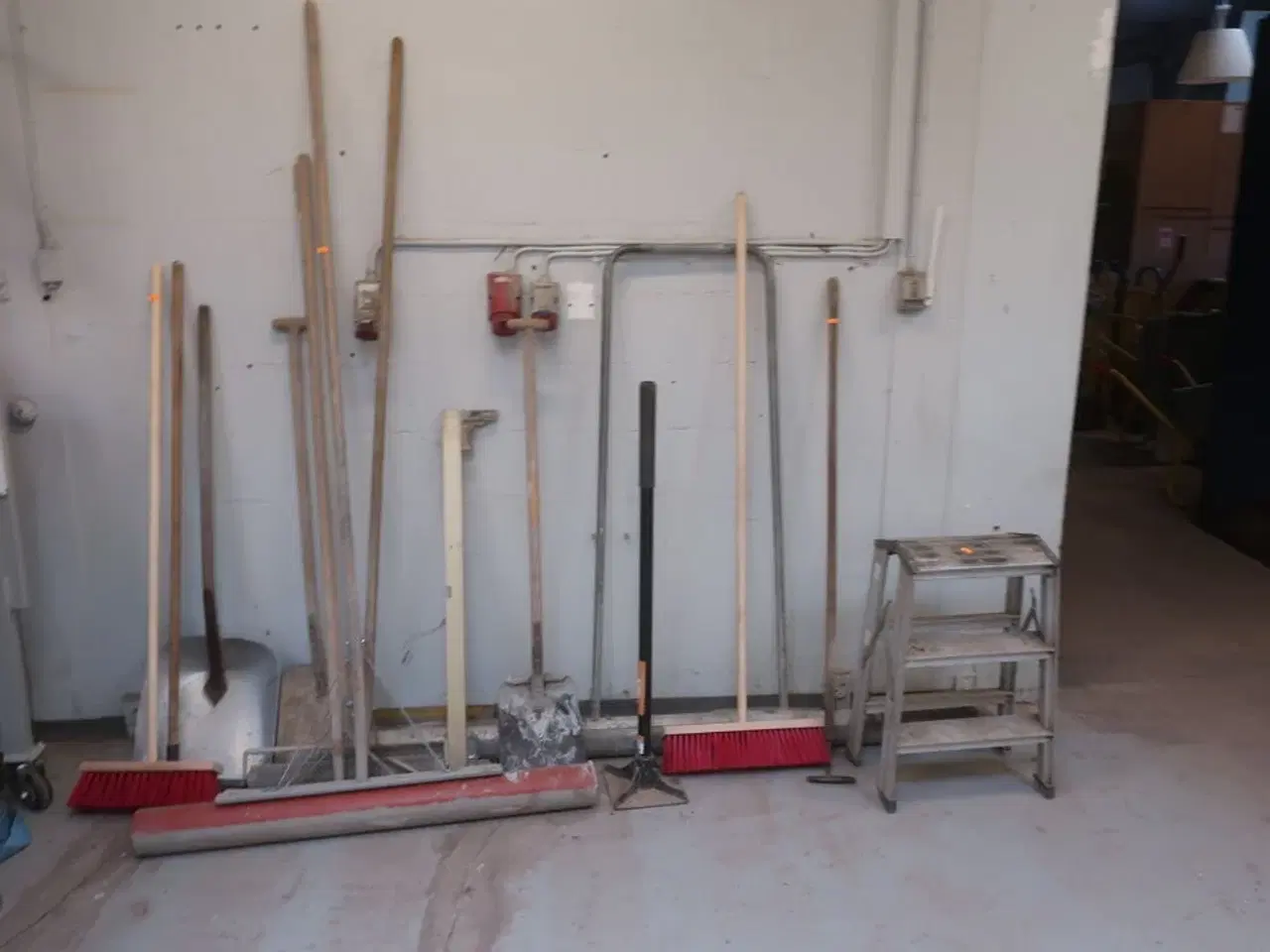 Billede 1 - Koste, betonglatter m.v.