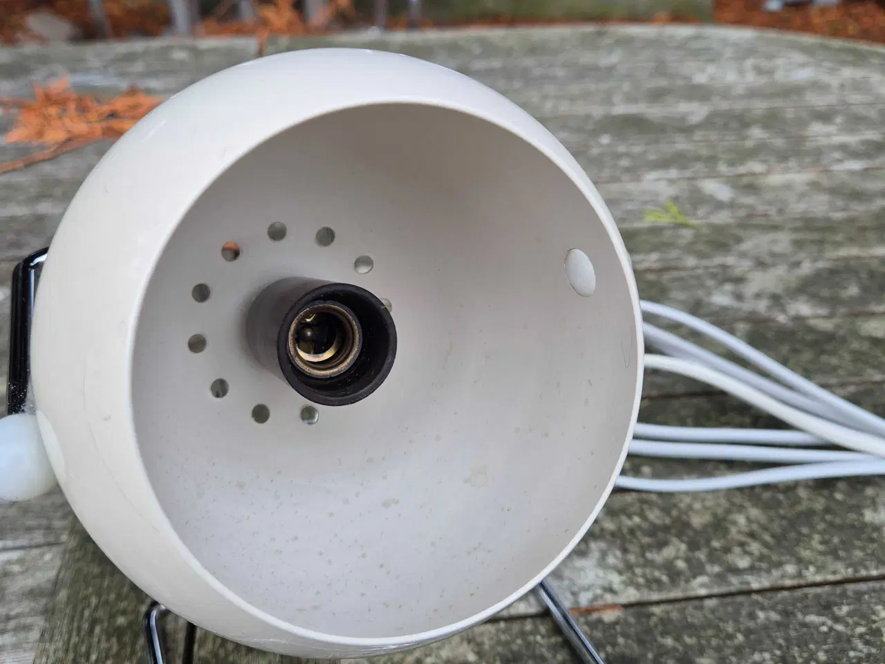 Billede 6 - Herlig bordlampe med hvid kugleskærm